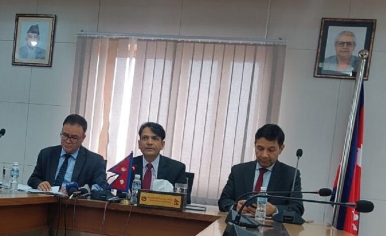 सामाजिक सञ्जालमा अफवाह फैलाएको आरोप: खाडीका तीन देशमा ७ नेपाली पक्राउ